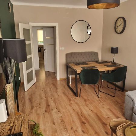 Apartament.Wolnosc Varsóvia Exterior foto